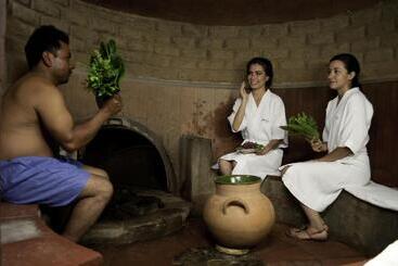 هتل Los Olivos Spa