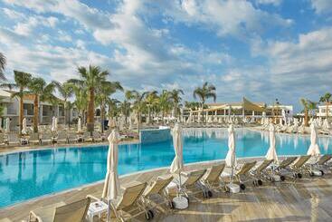 هتل Olympic Lagoon Resort Ayia Napa