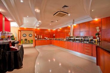 Protea Hotel By Marriott Windhoek Furstenhof