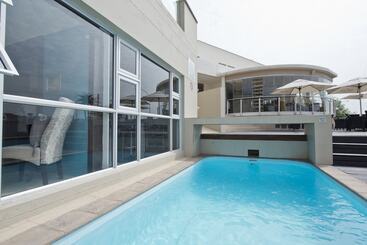 Protea Hotel By Marriott Windhoek Furstenhof