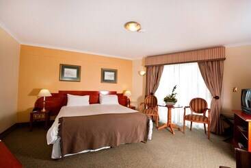 Protea Hotel By Marriott Windhoek Furstenhof