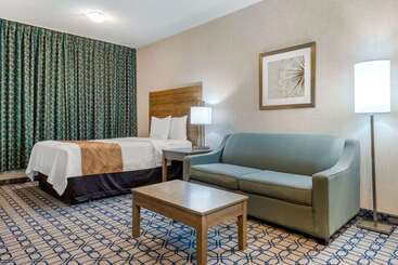 هتل Quality Suites