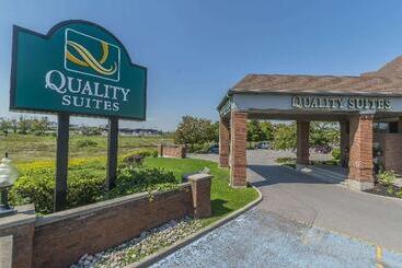 هتل Quality Suites