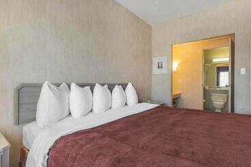 هتل Quality Suites