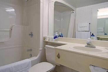 هتل Quality Suites