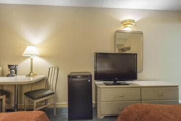 هتل Quality Suites