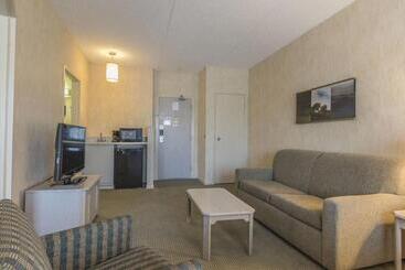 هتل Quality Suites