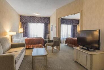 هتل Quality Suites
