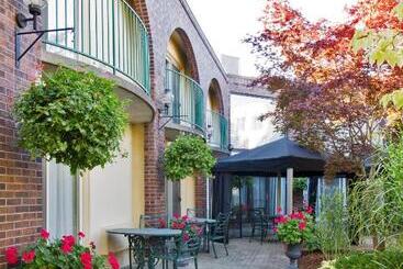 هتل The Inn Of Waterloo