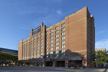 هتل Towneplace Suites By Marriott Windsor