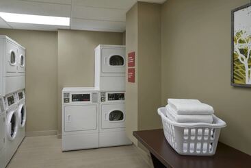 هتل Towneplace Suites By Marriott Windsor