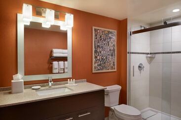 هتل Towneplace Suites By Marriott Windsor