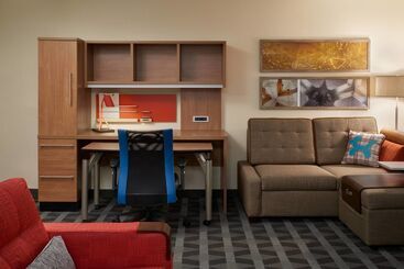 هتل Towneplace Suites By Marriott Windsor