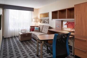 هتل Towneplace Suites By Marriott Windsor