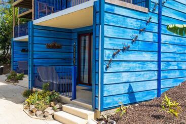 هتل True Blue Bay Resort