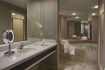 هتل White Oaks Conference & Resort Spa