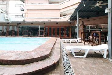 Arzo Hotel Manila