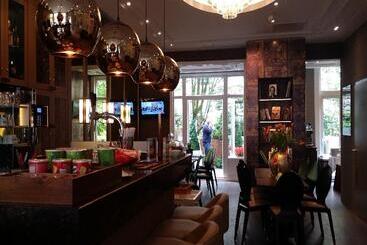هتل Apple Inn
