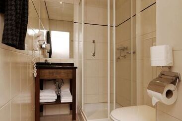 هتل Best Western Dam Square Inn