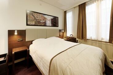 هتل Best Western Dam Square Inn