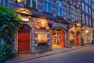 هتل Best Western Dam Square Inn