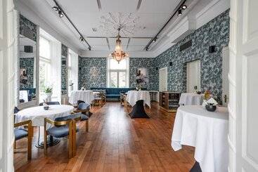 هتل Central Park Voorburg   Relais & Chateaux
