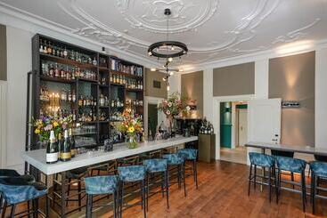 هتل Central Park Voorburg   Relais & Chateaux