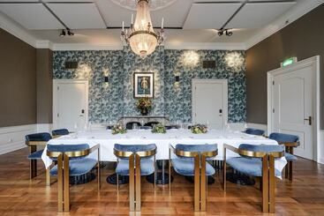 هتل Central Park Voorburg   Relais & Chateaux