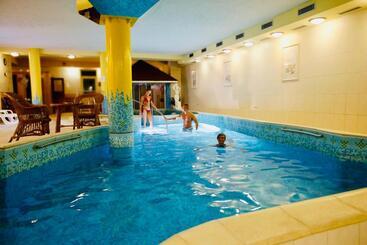 Korona Wellness, Rendezvény és Borszálloda