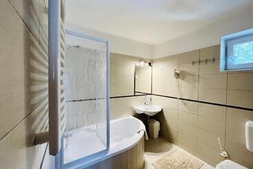 Korona Wellness, Rendezvény és Borszálloda