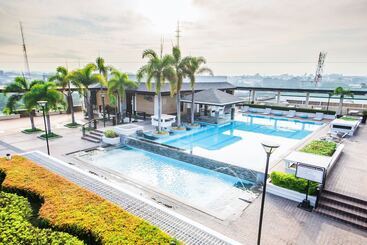 L Fisher Hotel Bacolod