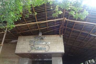 هتل Midtown Pritam
