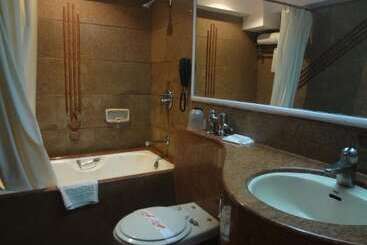 هتل Midtown Pritam