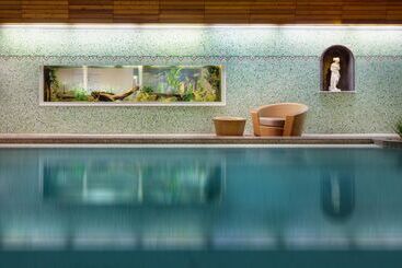 هتل Carbona Thermal Spa