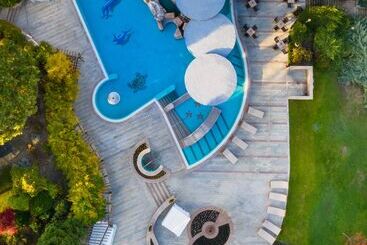 هتل Carbona Thermal Spa