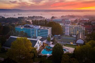 هتل Carbona Thermal Spa