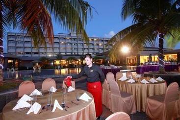 هتل Pangeran Beach