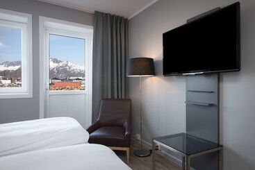 هتل Scandic Vestfjord Lofoten