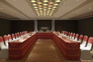 هتل Grand Mercure Vadodara Surya Palace