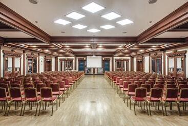 هتل Verdi Budapest Aquincum