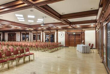 هتل Verdi Budapest Aquincum