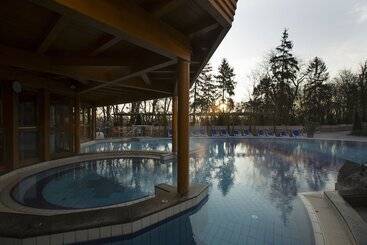 استراحتگاه Ensana Thermal Heviz