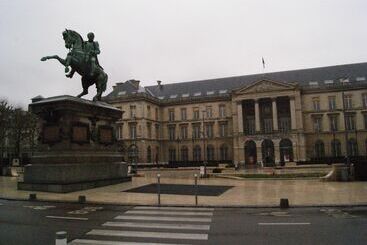 Отель 1er Consul Rouen