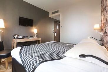 هتل Acanthe  Boulogne Billancourt