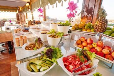 Alzer Hotel Special Class
