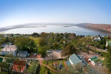 هتل Belvidere Manor Lagoonside Cottages