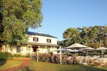 هتل Belvidere Manor Lagoonside Cottages