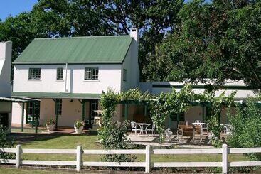 هتل Belvidere Manor Lagoonside Cottages