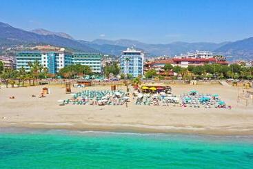 Big Blue Sky Hotel   All Inclusive