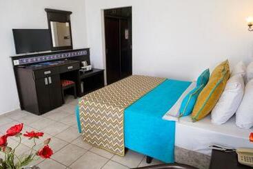 Big Blue Sky Hotel   All Inclusive